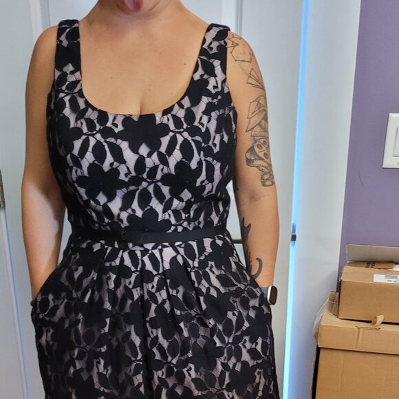 Ladies Black Lace overlay cream dress - Picture 2 of 6